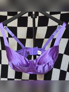 Vintage Fredricks of Hollywood satin bra size 34F